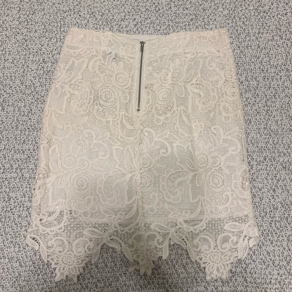 Lace skirt - Picture 2 of 3